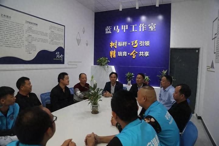 小网格托起大服务!台州首家“蓝马甲”工作室在温岭大溪镇成立