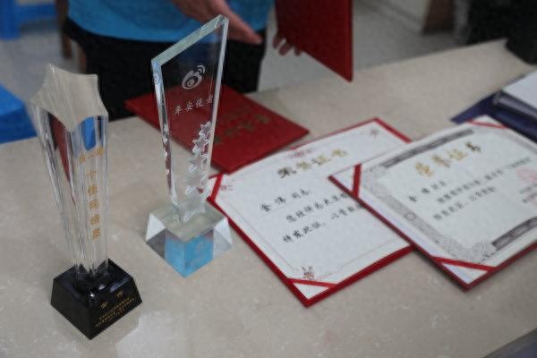 这个大溪人很优秀!他是台州唯一的一位省“十佳网格员”